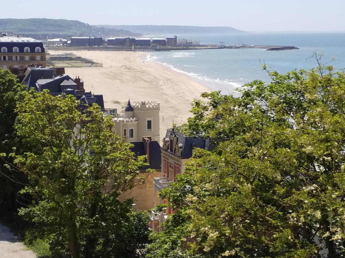 Appartements Et Gite Les Hauts De Sophia Trouville-sur-Mer Bagian luar foto