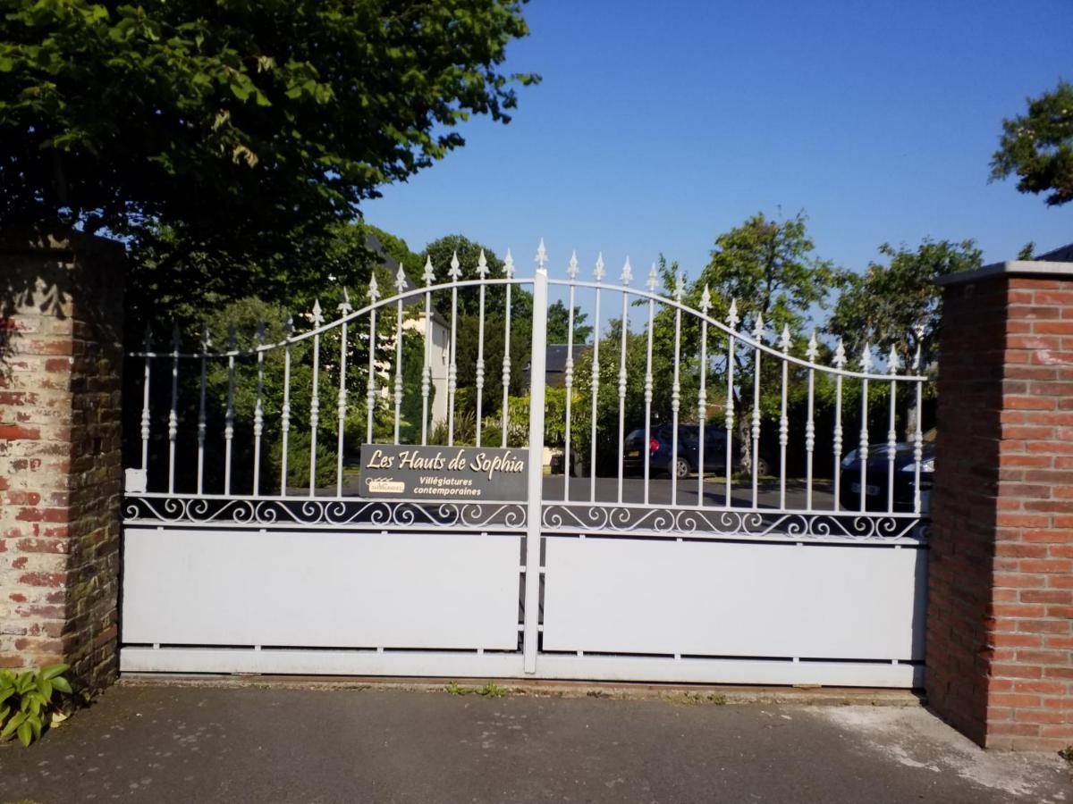 Appartements Et Gite Les Hauts De Sophia Trouville-sur-Mer Bagian luar foto