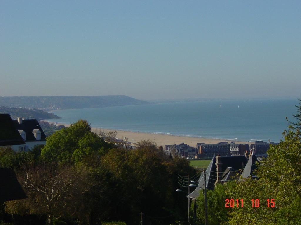 Appartements Et Gite Les Hauts De Sophia Trouville-sur-Mer Bagian luar foto