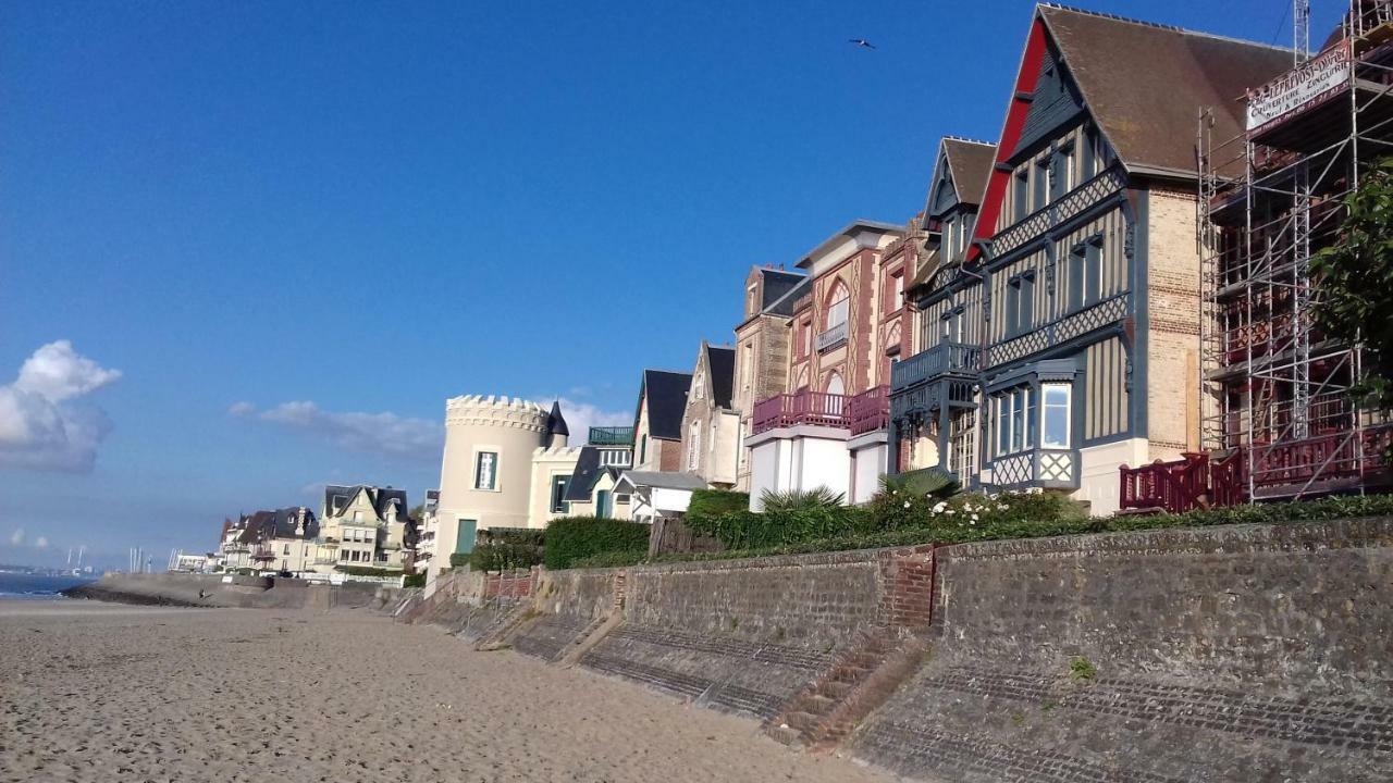 Appartements Et Gite Les Hauts De Sophia Trouville-sur-Mer Bagian luar foto