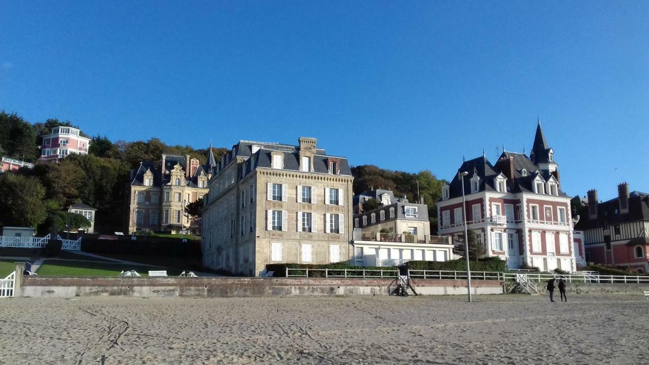 Appartements Et Gite Les Hauts De Sophia Trouville-sur-Mer Bagian luar foto