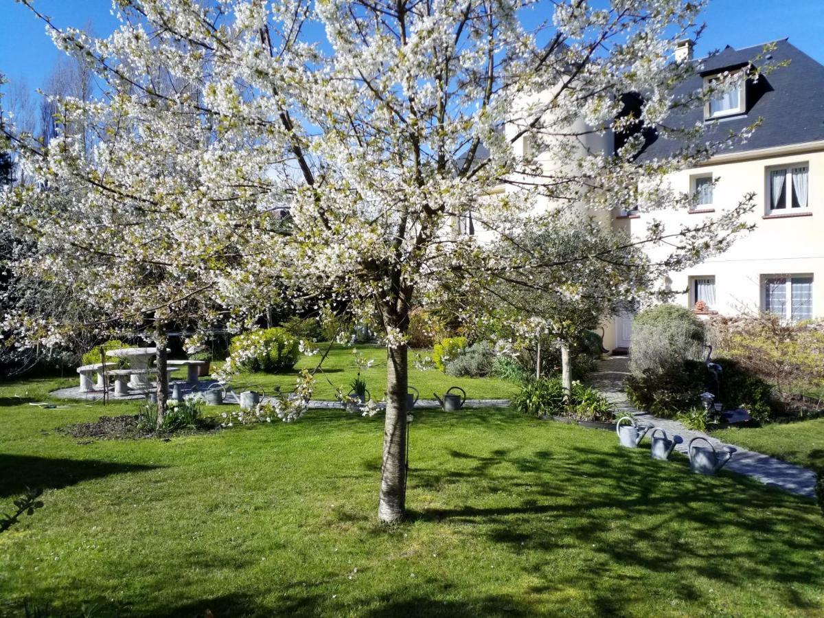 Appartements Et Gite Les Hauts De Sophia Trouville-sur-Mer Bagian luar foto