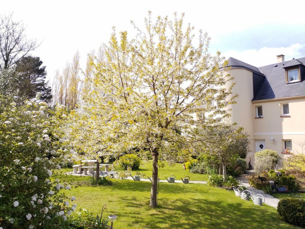 Appartements Et Gite Les Hauts De Sophia Trouville-sur-Mer Bagian luar foto